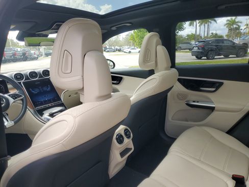 Used 2024 Mercedes-Benz GLC 300 GLC 300 image 13