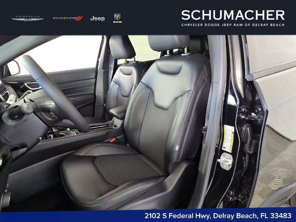New 2026 Jeep Compass Latitude w/ Sun and Sound Group AWD/4WD image 6