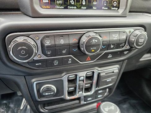 Used 2023 Jeep Wrangler Unlimited Sahara w/ Cold Weather Group AWD/4WD image 18