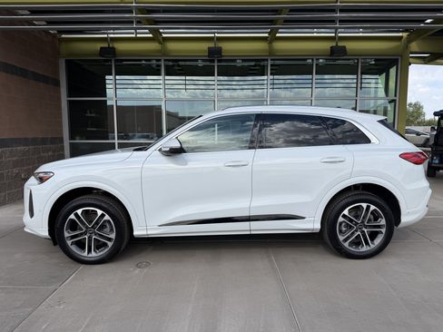 Used 2025 Audi Q5 Premium AWD/4WD image 7