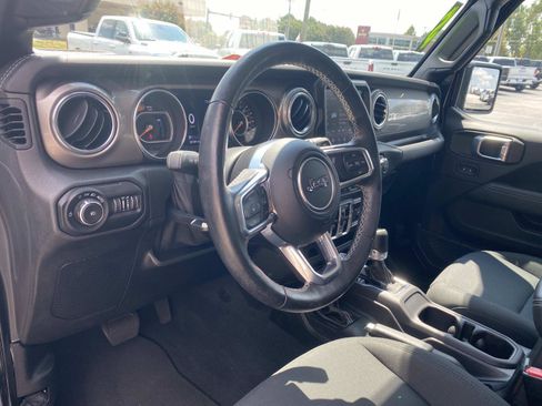 Used 2021 Jeep Wrangler Unlimited Sahara AWD/4WD image 24