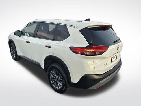 Used 2023 Nissan Rogue S image 3