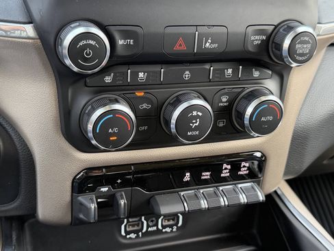 Used 2022 RAM 2500 Laramie AWD/4WD image 45