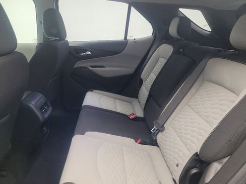 Used 2021 Chevrolet Equinox LS FWD image 18