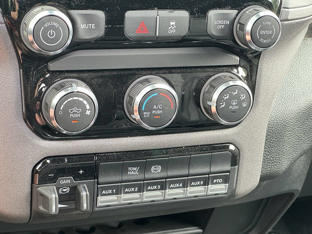 New 2026 RAM 3500 Tradesman w/ Chrome Appearance Group A AWD/4WD image 26