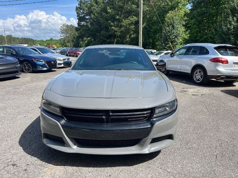Used 2018 Dodge Charger SXT w/ Blacktop Package RWD image 4