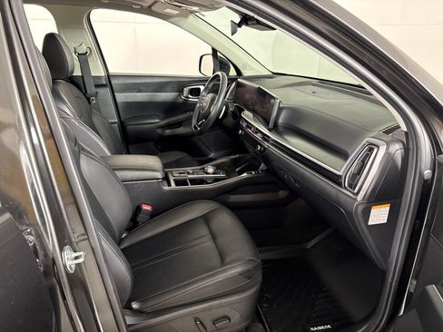 Used 2025 Kia Sorento EX AWD/4WD image 18