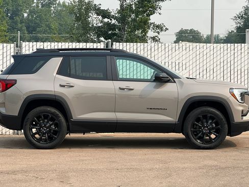 New 2027 GMC Terrain Elevation w/ Elevation Premium Package AWD/4WD image 3