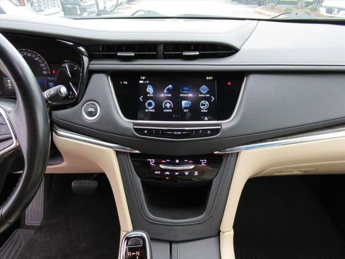 Used 2019 Cadillac XT5 Base image 19