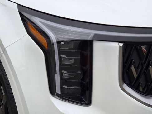 New 2026 Kia Carnival FWD image 4