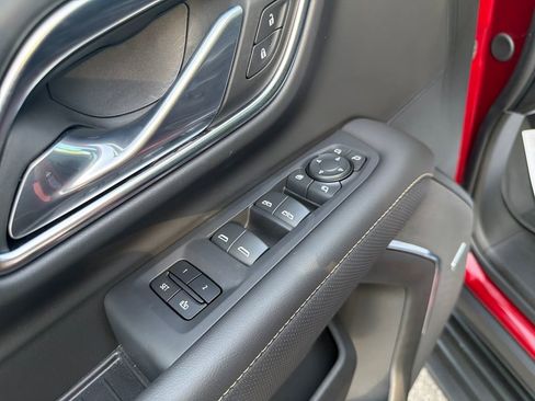 Certified 2024 GMC Yukon SLT w/ SLT Premium Package AWD/4WD image 13