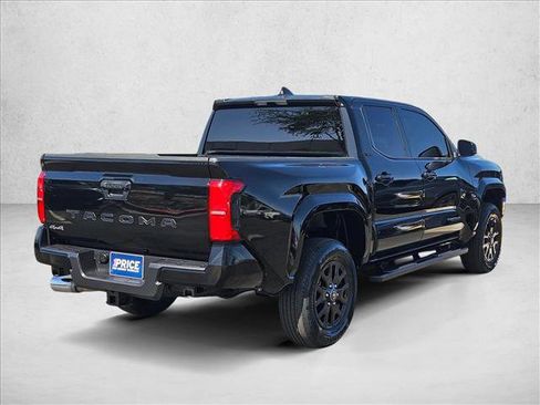 Used 2025 Toyota Tacoma SR5 AWD/4WD image 5
