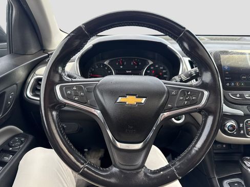 Used 2019 Chevrolet Equinox LT w/ Sun & Navigation Package image 16