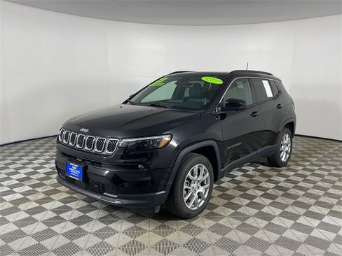 Used 2023 Jeep Compass Latitude w/ Sun and Sound Group image 1