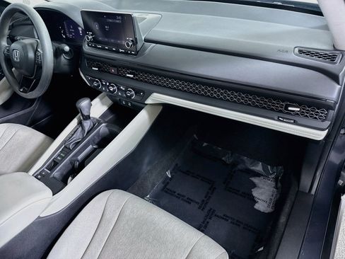Used 2025 Honda Accord SE image 30