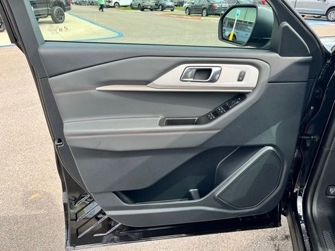 New 2026 Ford Explorer Active image 12