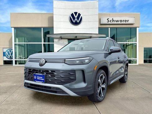 New 2026 Volkswagen Tiguan SE image 7