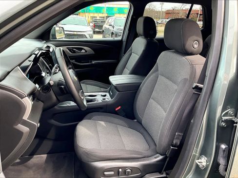 Used 2023 Chevrolet Traverse LT image 10
