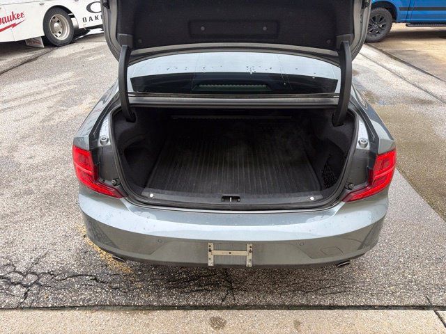 Used 2018 Volvo S90 T5 Momentum w/ Convenience Package AWD/4WD image 13