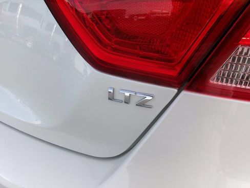 Used 2014 Chevrolet Impala LTZ FWD image 12