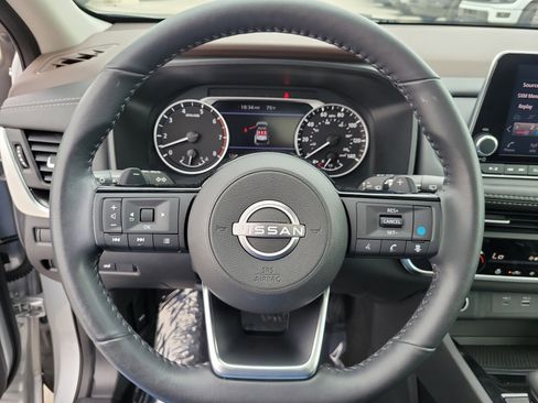 Used 2023 Nissan Rogue SV w/ SV Premium B Package FWD image 20