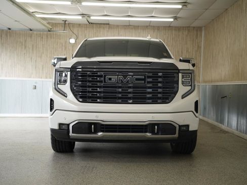Used 2022 GMC Sierra 1500 Denali Ultimate AWD/4WD image 2