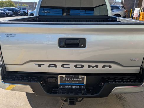 Used 2023 Toyota Tacoma 4x4 Double Cab image 13