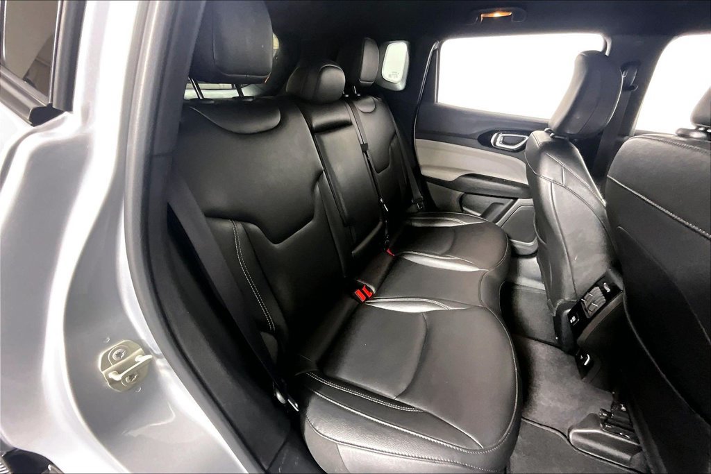 Used 2025 Jeep Compass Limited AWD/4WD image 26