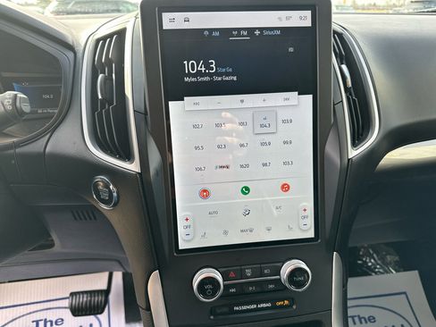 Used 2023 Ford Edge SEL image 15