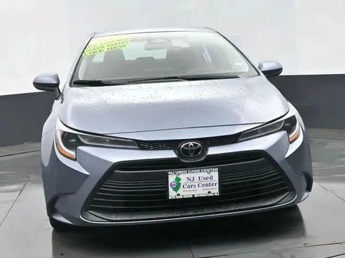 Used 2024 Toyota Corolla LE FWD image 3