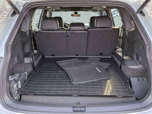 Certified 2024 Volkswagen Tiguan SE R-Line FWD image 13