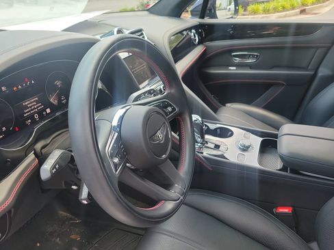 Certified 2023 Bentley Bentayga AWD/4WD image 33