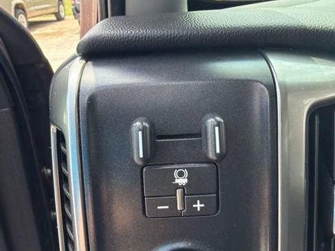 Used 2016 Chevrolet Silverado 1500 LT w/ LT Convenience Package AWD/4WD image 18