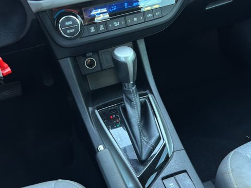 Used 2016 Toyota Corolla LE FWD image 22