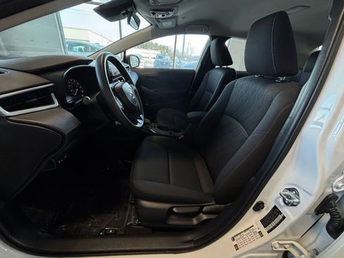 Used 2025 Toyota Corolla LE image 26