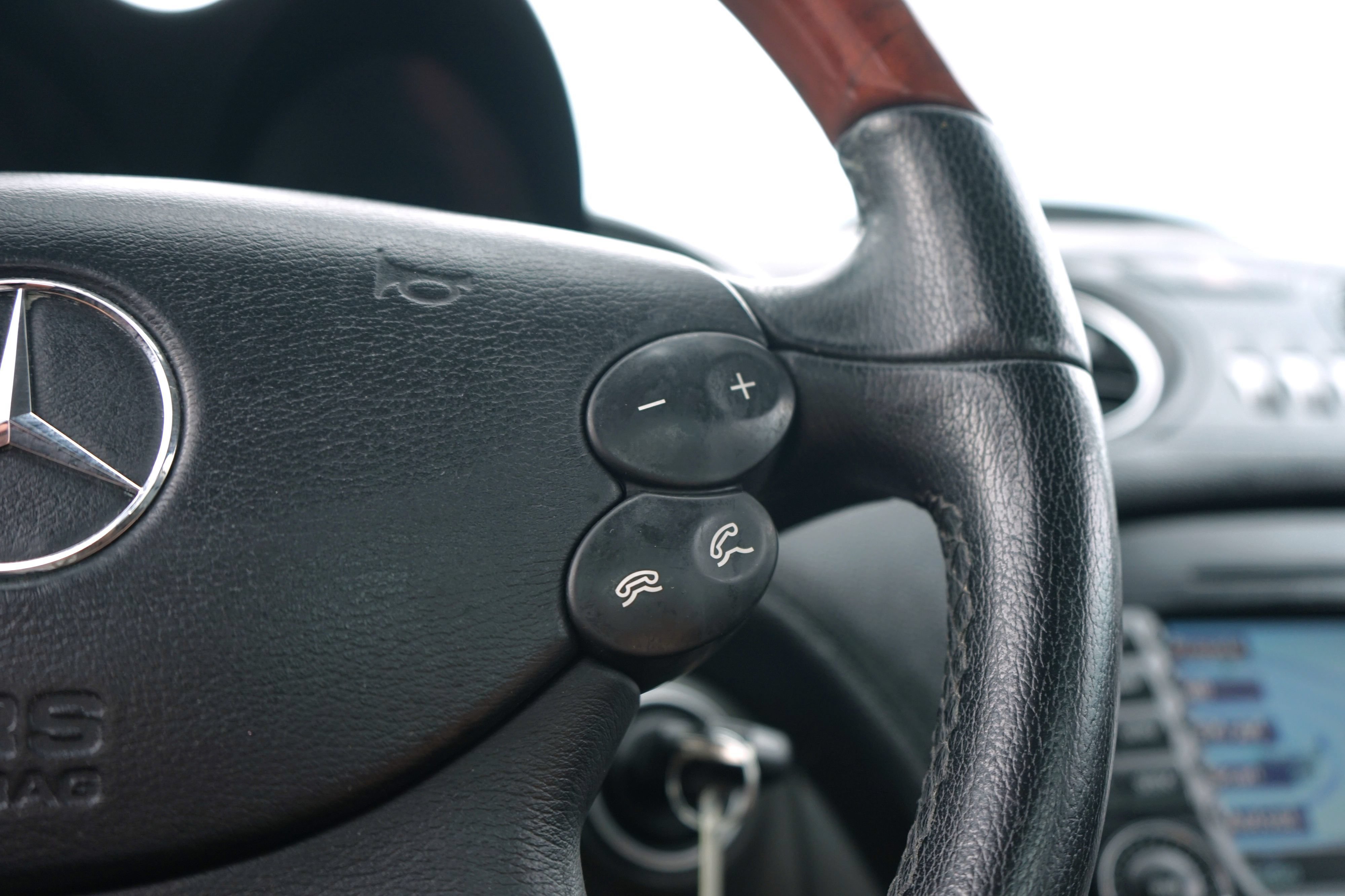 Used 2005 Mercedes-Benz SL 500 image 26