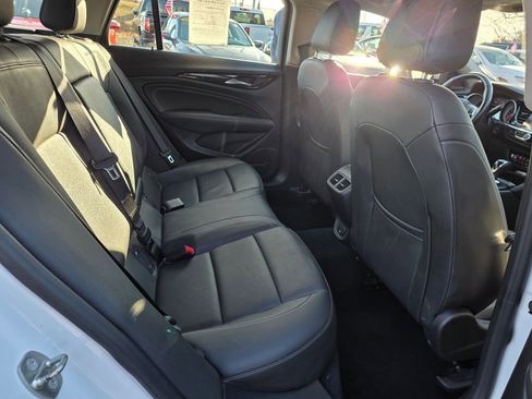 Used 2018 Buick Regal Essence w/ Driver Confidence Package #1 image 30