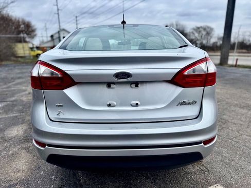 Used 2014 Ford Fiesta SE image 4