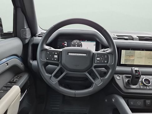 Used 2024 Land Rover Defender 110 X-Dynamic SE image 24
