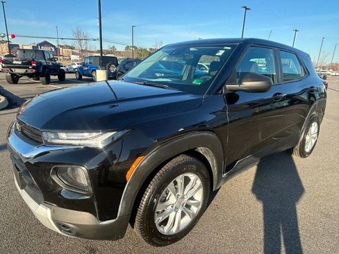 Used 2023 Chevrolet TrailBlazer LS FWD image 6