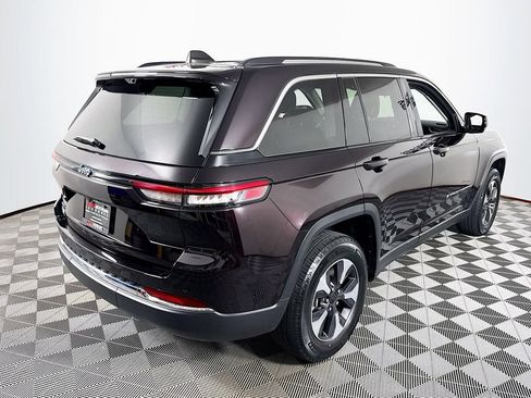 Used 2022 Jeep Grand Cherokee Limited 4xe w/ Luxury Tech Group II AWD/4WD image 7