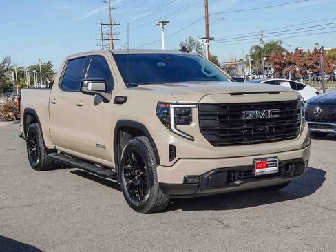 Used 2022 GMC Sierra 1500 Elevation w/ Elevation Premium Package image 3