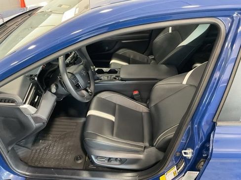Used 2025 Toyota Camry SE w/ Convenience Package FWD image 20