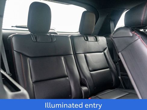 Used 2025 Ford Explorer ST-Line w/ ST-Line Street Pack image 14