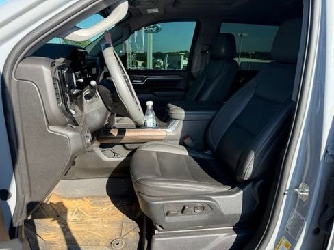 Used 2024 Chevrolet Silverado 2500 LT w/ Z71 Sport Edition AWD/4WD image 17