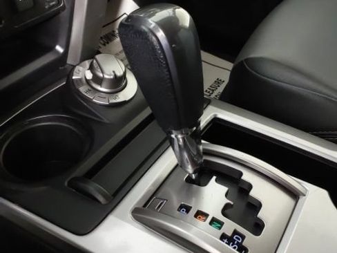 Used 2020 Toyota 4Runner SR5 Premium w/ Moonroof Package AWD/4WD image 25