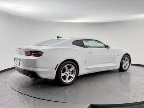 Used 2023 Chevrolet Camaro LT RWD image 8