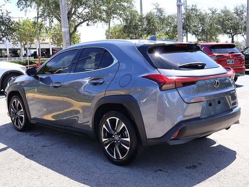 Used 2019 Lexus UX 200 image 8