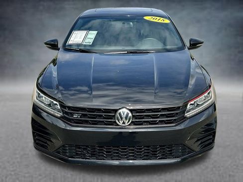 Used 2018 Volkswagen Passat 3.6 FWD image 2