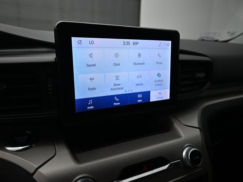Used 2022 Ford Explorer XLT image 25